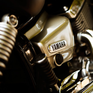 Motorcycle yamaha closeup tiltshift shallowdepth - free retro wallpaper