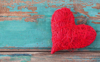 Red heart wooden surface love - paint free wallpaper
