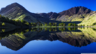 Mountain range reflection lake blue 8 - green tree free wallpaper