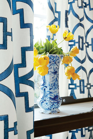 Vase yellow flowers table window - a table next free wallpaper