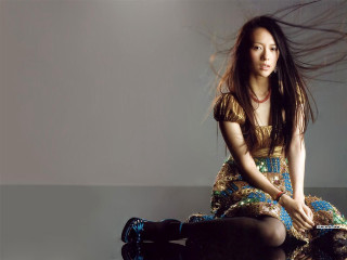 Woman hair wind dress boots - chen yifei free wallpaper