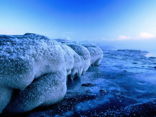 Ice formations lake winter shore - ice free wallpaper