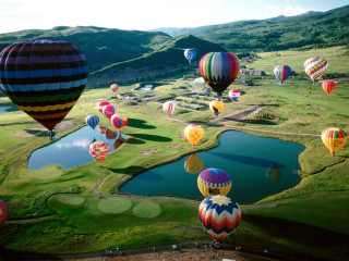 Hot air balloons lake mountains 5 - hot air balloon free wallpaper