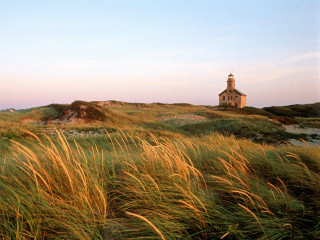 Lighthouse grassy hill gradient sky - a grassy hill free wallpaper