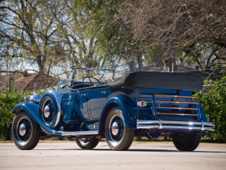 Old blue car parked tree - the side of the road in front free wallpaper