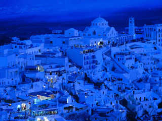 City white buildings night moon 2 - a full moon in the distance free wallpaper