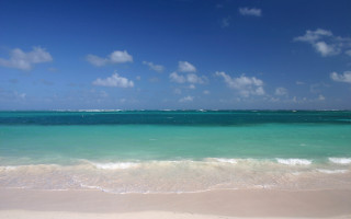 Beach blue sky clouds water 4 - a blue sky and some clouds free wallpaper