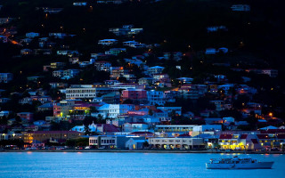 Boat city night lights water 3 - the water near a city free wallpaper