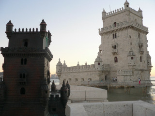 Large white castle water clock 2 - flavia bloi free wallpaper