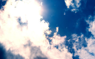 Plane flying blue cloudy sky 5 - a blue cloudy sky free wallpaper