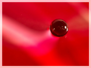 Water drop red surface pink - a red surface free wallpaper