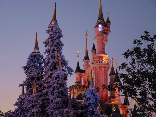 Castle clock night snow trees 3 - a photo free wallpaper