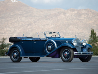 Blue car parking lot mountains - eleanor best free wallpaper