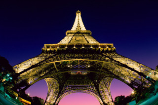 Eiffel tower night pink sky - paris school free wallpaper