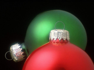 Red green christmas ornament silver 3 - silver free wallpaper