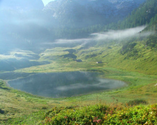 Mountain lake fog grass foreground - coppo di marcovaldo free wallpaper