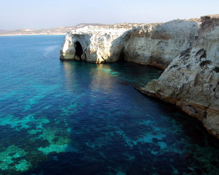 Lake cave boat rocky cliff - exekia free wallpaper