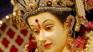 Statue woman crown jewelry red - a red flower free wallpaper