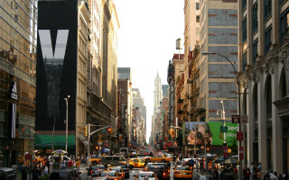 Busy city street tokyo traffic 2 - a busy city street free wallpaper