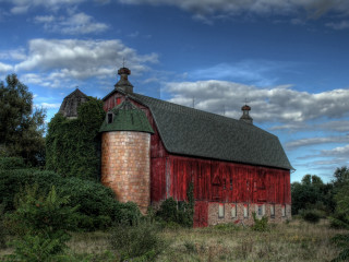 Red barn green roof tower - a red barn free wallpaper