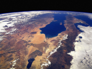 Earth view space ocean land - the middle of the ocean free wallpaper