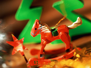 Toy horse bell star top - a bell free wallpaper