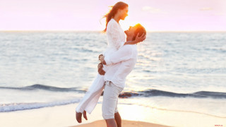 Beach sunset man woman water - a man and woman free wallpaper