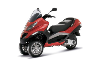 Red black scooter white background - cybernetic free wallpaper