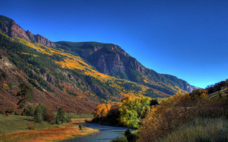 River lush valley mountains autumn - a lush green valley free wallpaper
