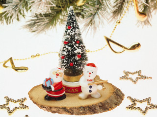 Christmas snowmen tree decorations wooden - a gold chain free wallpaper