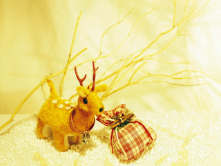 Stuffed animals christmas ornament tablecloth 2 - a christmas ornament free wallpaper