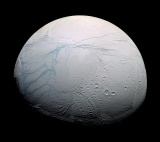 Large white object water dark 2 - water free wallpaper