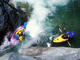 Kayakers river wave yellow life - david lachapelle free wallpaper