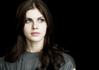 Woman blueeyes longhair portrait blackbackground 2 - perfect eye free wallpaper