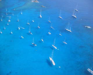 Boats floating ocean near water - a group of boats free wallpaper