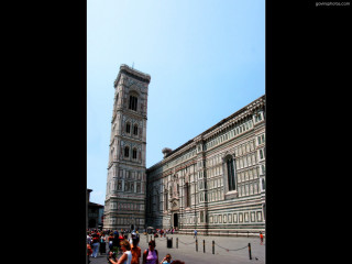 Large building tower clock people 2 - it in front free wallpaper