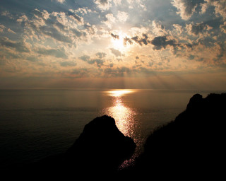 Sunbeam clouds ocean reflection sunny - the water free wallpaper