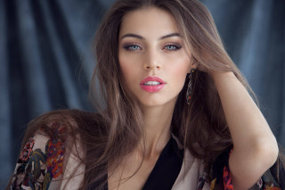 Woman long hair black top 7 - a black top free wallpaper