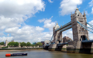 Boat bridge cityscape clocktower mountainous - christopher wren free wallpaper