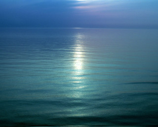 Large body water sun reflection - a bright sun free wallpaper