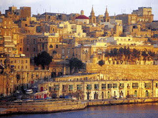City buildings water front scenery - christo free wallpaper