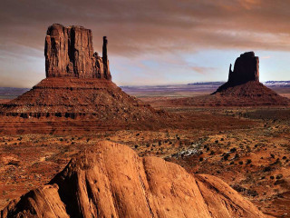 Large rock formation desert landscape - a sky background free wallpaper for desktop