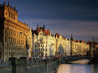 Buildings river bridge dusk blue - viennese actionism free wallpaper