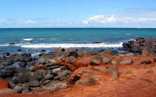 Rocky beach water background shore 4 - a rocky beach free wallpaper