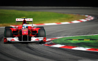 Red race car track grass - a race track free wallpaper