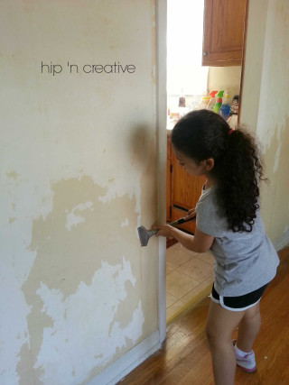 Girl painting wall roller brush - a girl free wallpaper