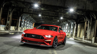 Red mustang tunnel night lights - a tunnel free wallpaper
