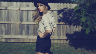 Woman hat dress grass hands - free vintage wallpaper
