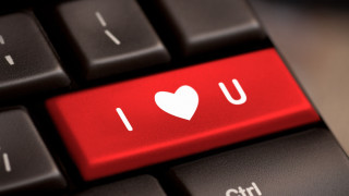Red keyboard white heart i 2 - a white heart free wallpaper