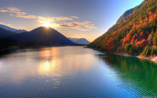 Lake mountains trees sunshine clouds - the cloud above free wallpaper